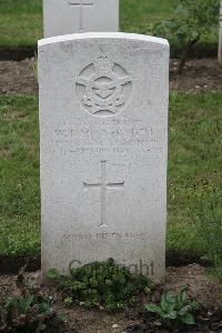 Hanover War Cemetery - Donner, William John