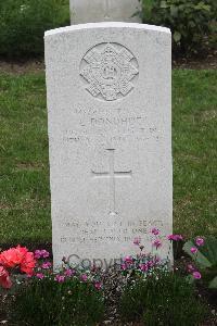 Hanover War Cemetery - Donohoe, Leo