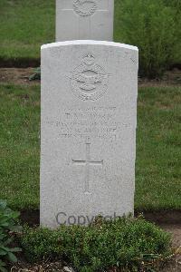 Hanover War Cemetery - Dorn, Thomas Andrew Cuthbertson