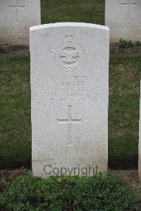 Hanover War Cemetery - Drake, George