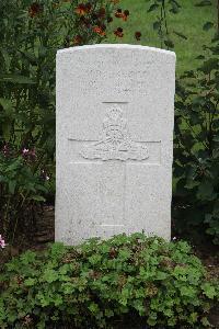 Hanover War Cemetery - Dredge, Maurice R.