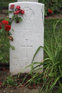 Hanover War Cemetery - Drilsma, Maurice