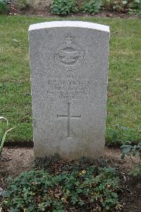 Hanover War Cemetery - Duckers, Peter Ernest