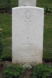 Hanover War Cemetery - Dyer, H O