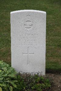 Hanover War Cemetery - Eaton, George Howard