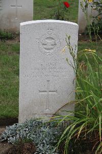 Hanover War Cemetery - Edge, Eric