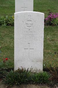 Hanover War Cemetery - Edwards, Douglas Hinton