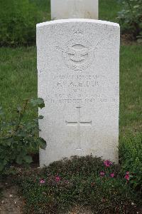 Hanover War Cemetery - Elder, Edward Vladimir Austin