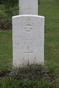 Hanover War Cemetery - Eldridge, Joseph