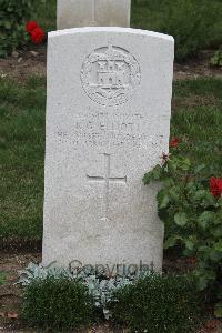 Hanover War Cemetery - Elliott, Kenneth George