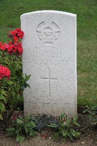 Hanover War Cemetery - Elliott, Thomas John