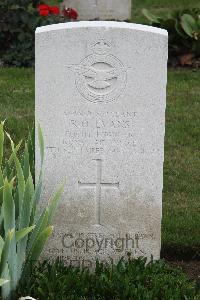 Hanover War Cemetery - Evans, Robert Ormond