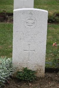 Hanover War Cemetery - Evans, Thomas Lynn