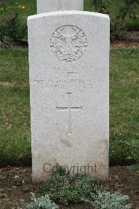 Hanover War Cemetery - Fee, Thomas