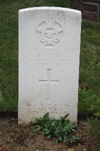 Hanover War Cemetery - Finch, Keith