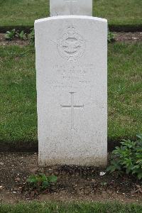 Hanover War Cemetery - Finch, Thomas Arthur