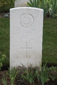 Hanover War Cemetery - Flood, John