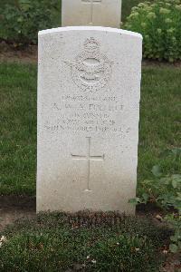 Hanover War Cemetery - Follett, Ronald William Arthur