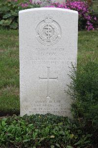 Hanover War Cemetery - Fox, Dennis