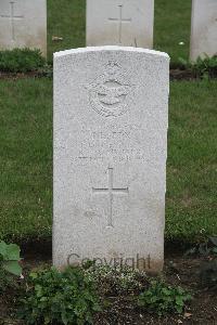 Hanover War Cemetery - Fox, Philip Robert