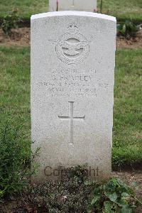 Hanover War Cemetery - Fradley, George