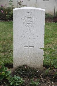 Hanover War Cemetery - Fyfe, Wallace Saunders