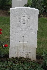 Hanover War Cemetery - German, Harold Wallace