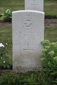 Hanover War Cemetery - Gill, John