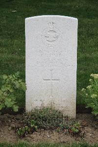 Hanover War Cemetery - Hale, Frederick Leslie