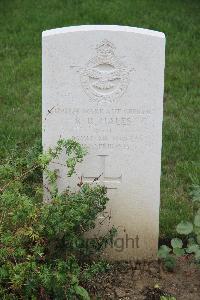 Hanover War Cemetery - Hales, Robert Richard