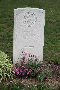 Hanover War Cemetery - Hall, Daniel William