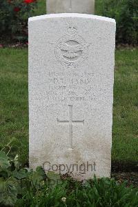 Hanover War Cemetery - Hand, Desmond Terence