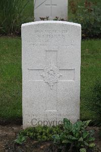 Hanover War Cemetery - Harris, Sidney John