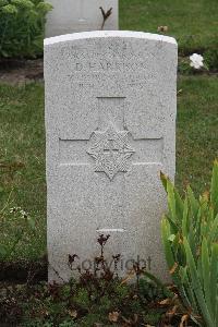 Hanover War Cemetery - Harrison, Douglas