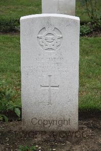 Hanover War Cemetery - Hatch, George Charles