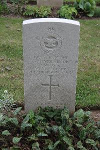 Hanover War Cemetery - Hatsell, Stanley Harry