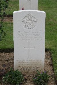 Hanover War Cemetery - Hawthorn, Richard Thurston