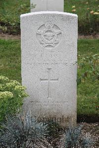 Hanover War Cemetery - Hay, John Edwin