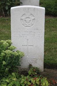 Hanover War Cemetery - Hickling, William Liness Charles