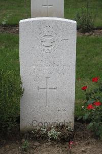 Hanover War Cemetery - Hill, Eric