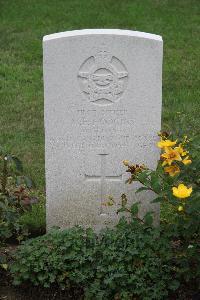 Hanover War Cemetery - Hodgins, Mervyn Eugene