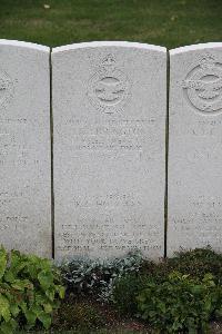 Hanover War Cemetery - Holyman, Rodney Charles