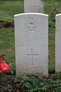 Hanover War Cemetery - Howes, William (Billy)