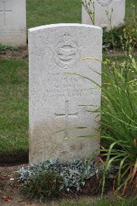 Hanover War Cemetery - Hucker, Frederick Walter