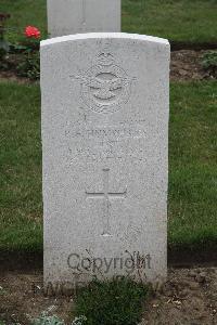 Hanover War Cemetery - Humphries, Robert Frederick