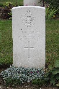 Hanover War Cemetery - Hyde, Leonard Victor