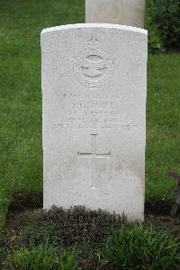 Hanover War Cemetery - Imber, Basil George