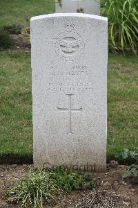 Hanover War Cemetery - James, George Lloyd