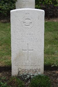 Hanover War Cemetery - Jones, Albert Patrick