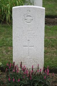 Hanover War Cemetery - Jones, Myrddin